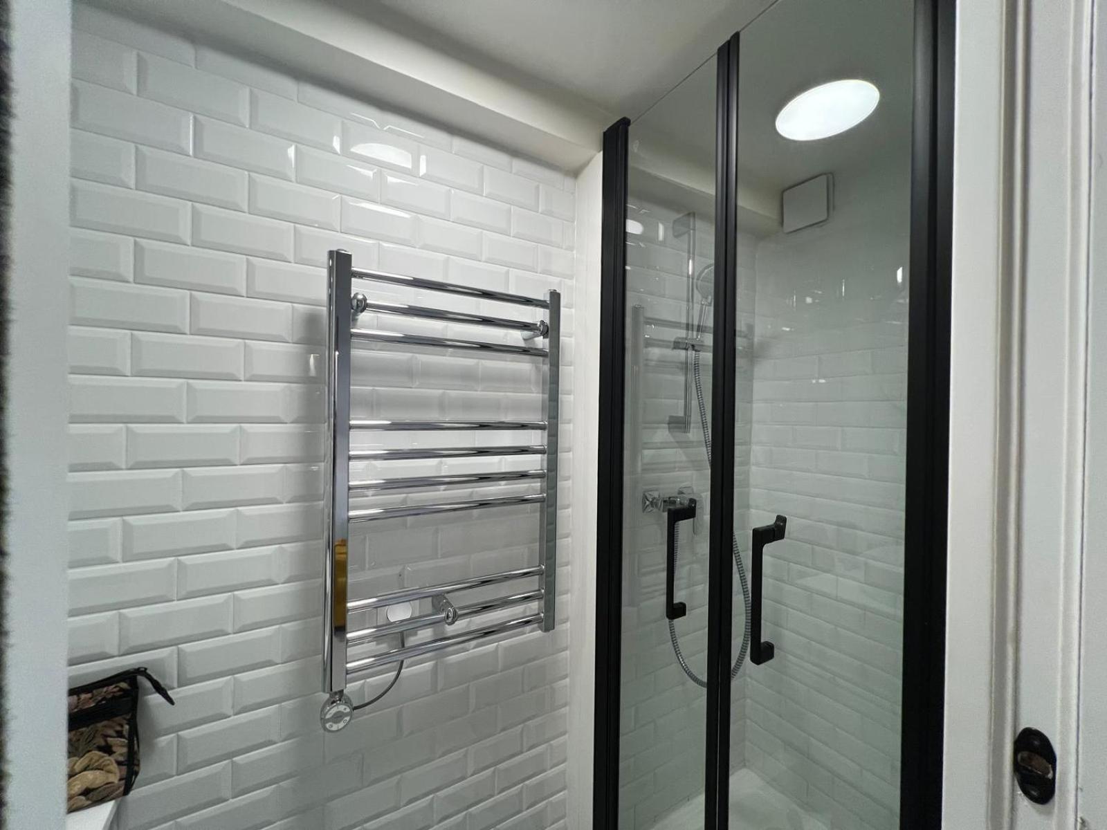 Appartement Design Quartier Montmartre-Sacre-Coeur! Paris Xviiie Bagian luar foto